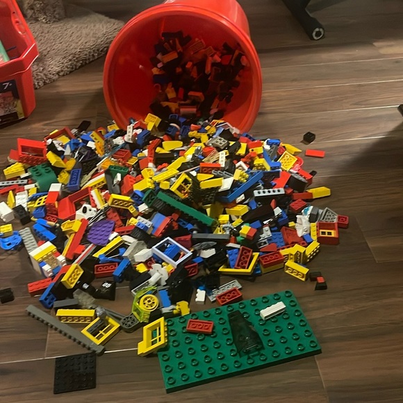 VINTAGE LEGOS/not negotiable on price - Picture 1 of 13
